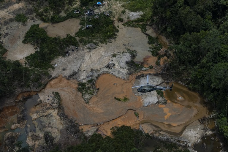 Garimpo pode ter usado 185 toneladas de mercúrio ilegal no Brasil