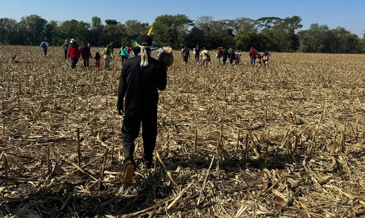 Comitiva federal visita áreas de conflitos indígenas em MS