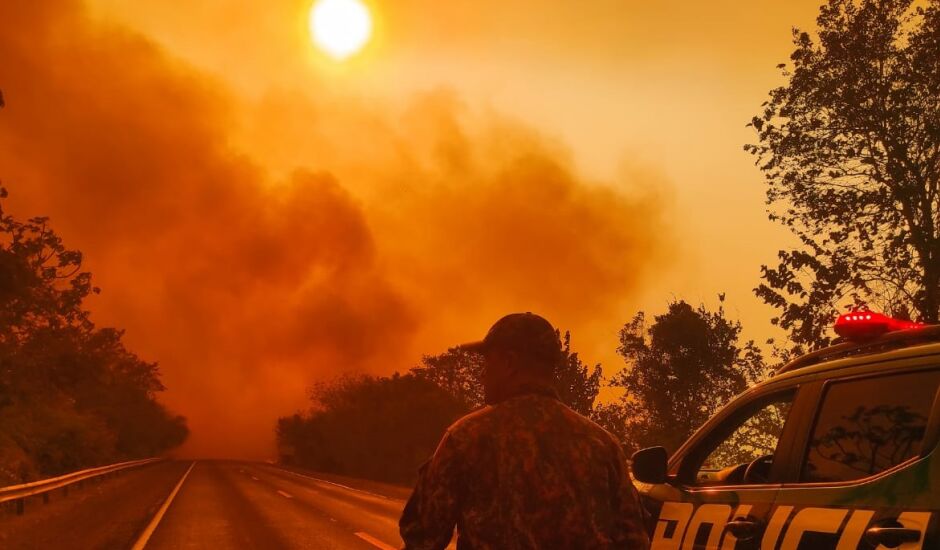 Fogo bloqueou trechos da BR-262 entre municípios do MS