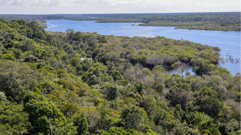 AGU cobra R$ 36,8 mi de infratores ambientais para recuperar biomas